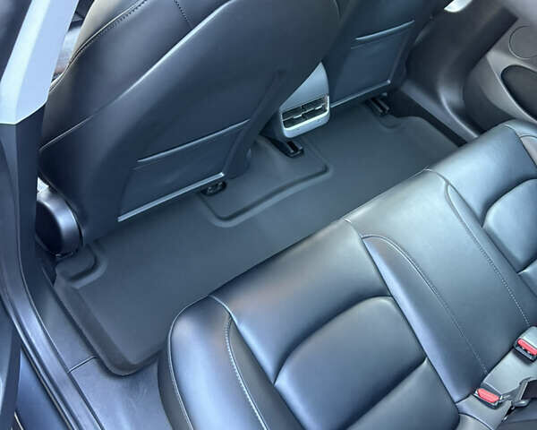 Серый Тесла Модель 3, объемом двигателя 0 л и пробегом 66 тыс. км за 20999 $, фото 4 на Automoto.ua