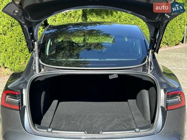 Серый Тесла Модель 3, объемом двигателя 0 л и пробегом 19 тыс. км за 24999 $, фото 10 на Automoto.ua