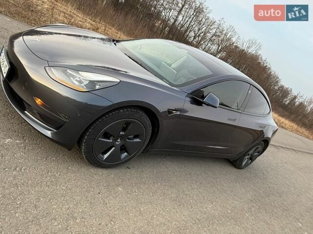 Серый Тесла Модель 3, объемом двигателя 0 л и пробегом 42 тыс. км за 19500 $, фото 17 на Automoto.ua