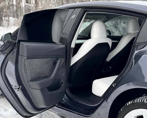 Сірий Тесла Модель 3, об'ємом двигуна 0 л та пробігом 16 тис. км за 25500 $, фото 10 на Automoto.ua