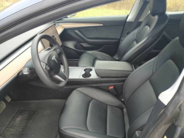 Серый Тесла Модель 3, объемом двигателя 0 л и пробегом 23 тыс. км за 18400 $, фото 6 на Automoto.ua