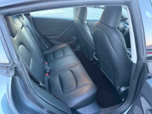 Сірий Тесла Модель 3, об'ємом двигуна 0 л та пробігом 21 тис. км за 4300 $, фото 9 на Automoto.ua