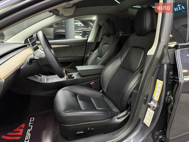 Серый Тесла Модель 3, объемом двигателя 0 л и пробегом 88 тыс. км за 20900 $, фото 18 на Automoto.ua