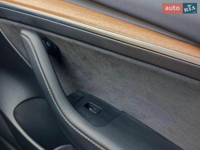 Сірий Тесла Модель 3, об'ємом двигуна 0 л та пробігом 17 тис. км за 24400 $, фото 10 на Automoto.ua