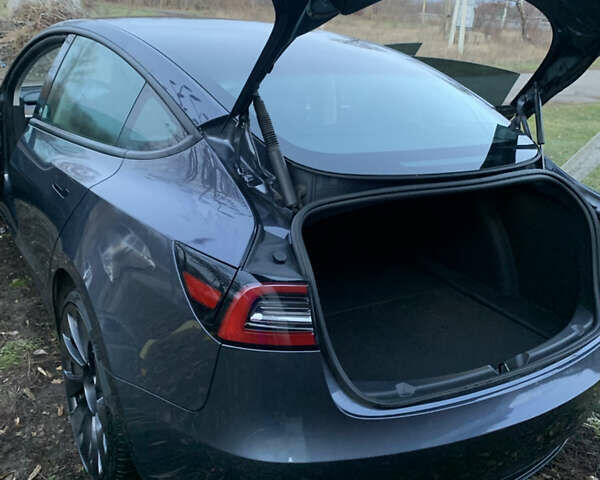 Сірий Тесла Модель 3, об'ємом двигуна 0 л та пробігом 26 тис. км за 31500 $, фото 1 на Automoto.ua