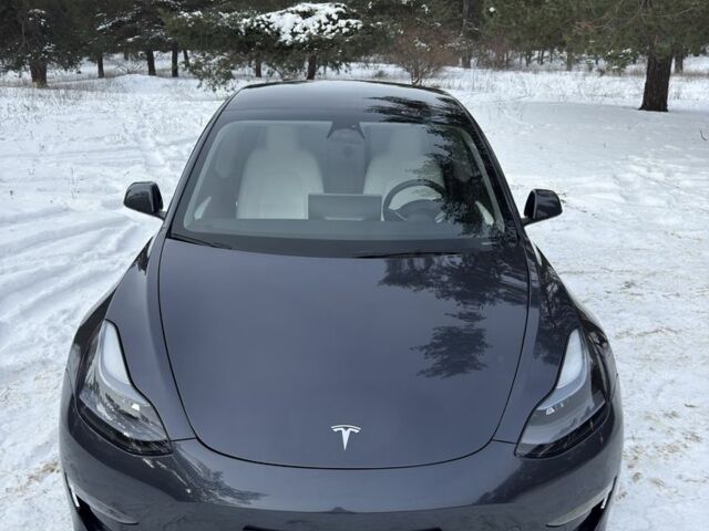 Серый Тесла Модель 3, объемом двигателя 0 л и пробегом 37 тыс. км за 22500 $, фото 1 на Automoto.ua