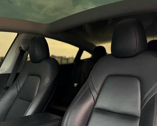 Серый Тесла Модель 3, объемом двигателя 0 л и пробегом 52 тыс. км за 24000 $, фото 8 на Automoto.ua