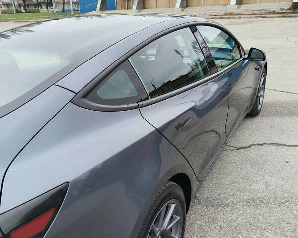 Серый Тесла Модель 3, объемом двигателя 0 л и пробегом 16 тыс. км за 23300 $, фото 15 на Automoto.ua