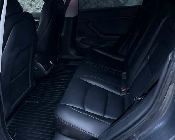 Сірий Тесла Модель 3, об'ємом двигуна 0 л та пробігом 49 тис. км за 22500 $, фото 13 на Automoto.ua