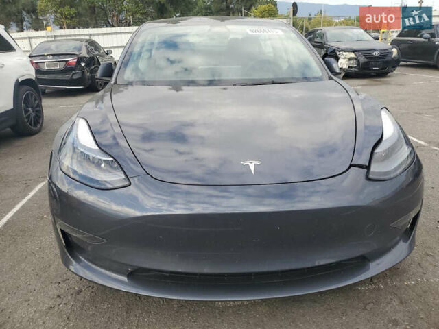 Серый Тесла Модель 3, объемом двигателя 0 л и пробегом 88 тыс. км за 10300 $, фото 2 на Automoto.ua