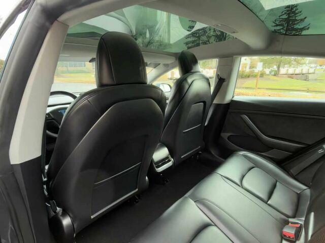 Серый Тесла Модель 3, объемом двигателя 0 л и пробегом 29 тыс. км за 10400 $, фото 12 на Automoto.ua