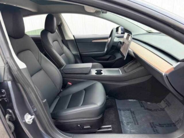 Серый Тесла Модель 3, объемом двигателя 0 л и пробегом 19 тыс. км за 13000 $, фото 13 на Automoto.ua