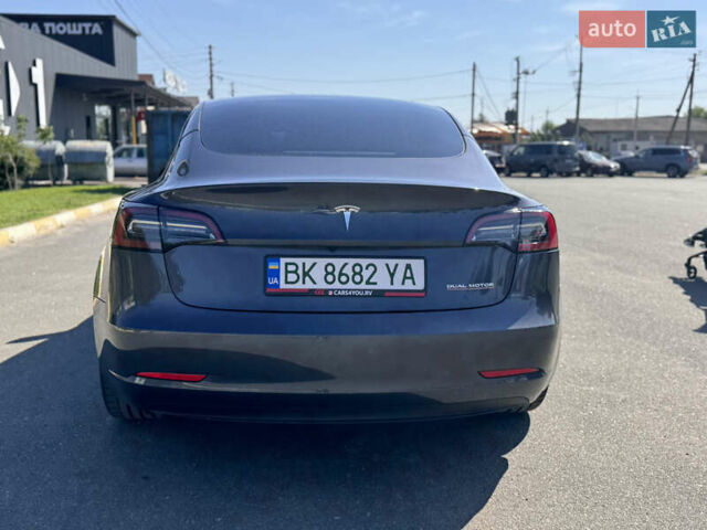 Серый Тесла Модель 3, объемом двигателя 0 л и пробегом 42 тыс. км за 26000 $, фото 7 на Automoto.ua