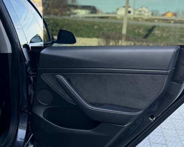 Сірий Тесла Модель 3, об'ємом двигуна 0 л та пробігом 90 тис. км за 21999 $, фото 69 на Automoto.ua