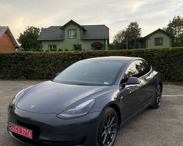 Серый Тесла Модель 3, объемом двигателя 0 л и пробегом 42 тыс. км за 19500 $, фото 13 на Automoto.ua