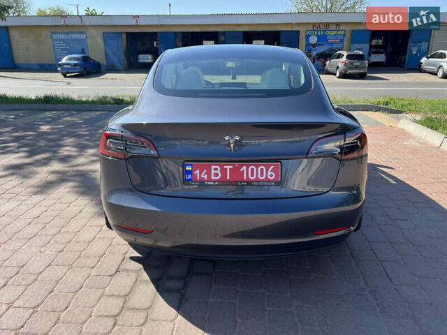 Серый Тесла Модель 3, объемом двигателя 0 л и пробегом 23 тыс. км за 22000 $, фото 6 на Automoto.ua