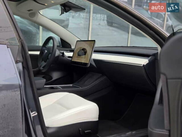 Серый Тесла Модель 3, объемом двигателя 0 л и пробегом 28 тыс. км за 24900 $, фото 20 на Automoto.ua