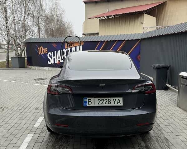 Серый Тесла Модель 3, объемом двигателя 0 л и пробегом 49 тыс. км за 21000 $, фото 5 на Automoto.ua