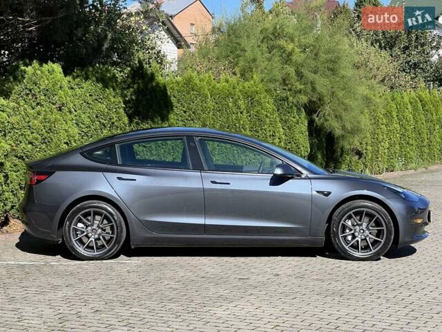 Серый Тесла Модель 3, объемом двигателя 0 л и пробегом 19 тыс. км за 24999 $, фото 3 на Automoto.ua