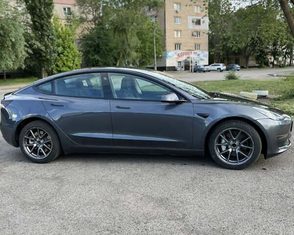 Серый Тесла Модель 3, объемом двигателя 0 л и пробегом 10 тыс. км за 20400 $, фото 4 на Automoto.ua