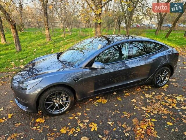 Серый Тесла Модель 3, объемом двигателя 0 л и пробегом 52 тыс. км за 21490 $, фото 12 на Automoto.ua