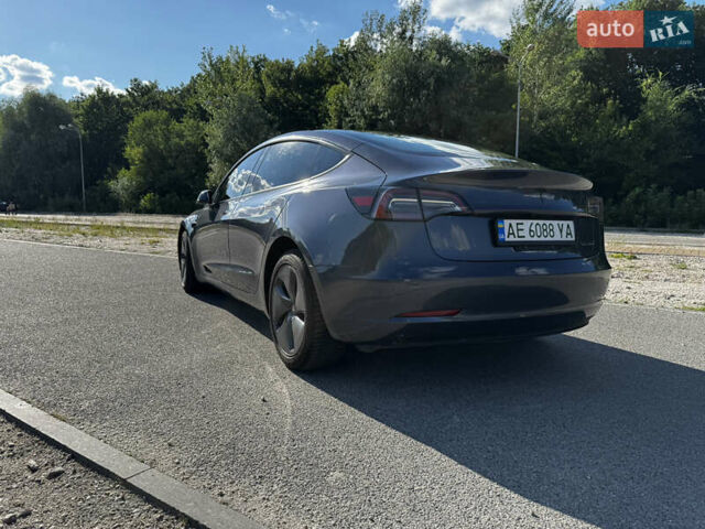 Серый Тесла Модель 3, объемом двигателя 0 л и пробегом 42 тыс. км за 25800 $, фото 4 на Automoto.ua
