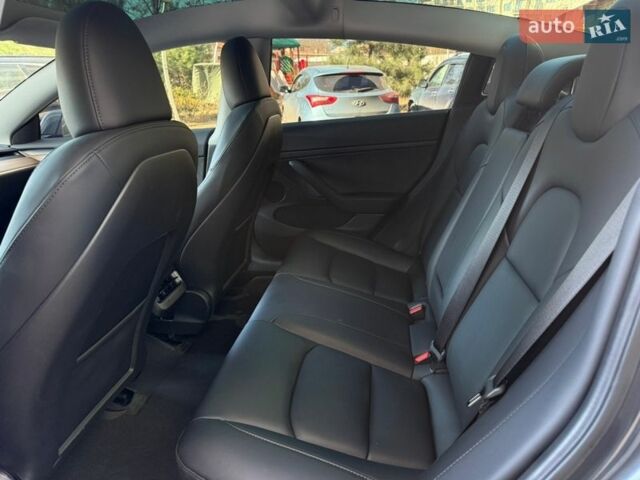 Серый Тесла Модель 3, объемом двигателя 0 л и пробегом 54 тыс. км за 19900 $, фото 49 на Automoto.ua