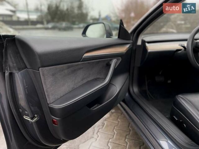 Сірий Тесла Модель 3, об'ємом двигуна 0 л та пробігом 59 тис. км за 23000 $, фото 17 на Automoto.ua