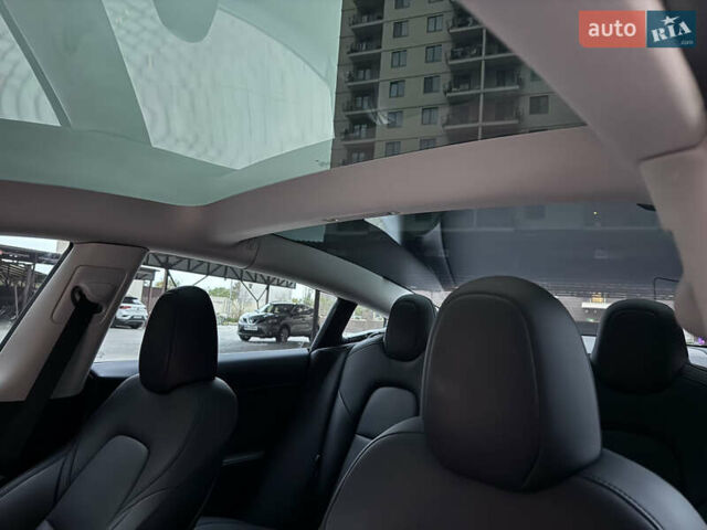 Сірий Тесла Модель 3, об'ємом двигуна 0 л та пробігом 28 тис. км за 23900 $, фото 23 на Automoto.ua
