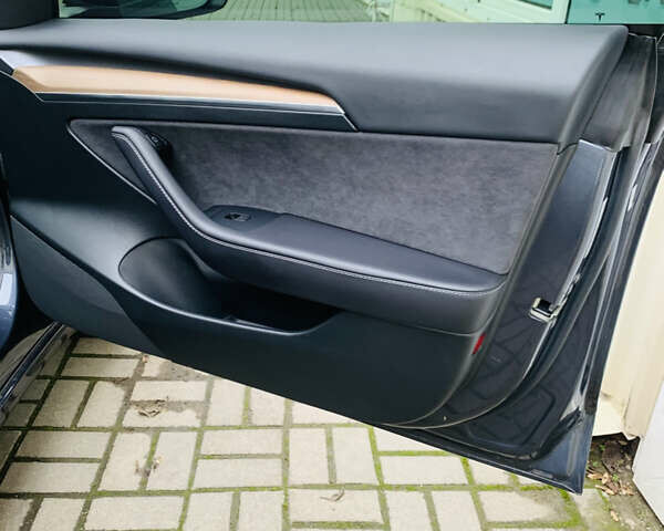 Сірий Тесла Модель 3, об'ємом двигуна 0 л та пробігом 32 тис. км за 21500 $, фото 13 на Automoto.ua