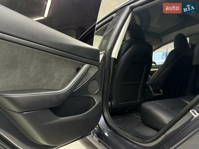 Сірий Тесла Модель 3, об'ємом двигуна 0 л та пробігом 48 тис. км за 20900 $, фото 21 на Automoto.ua