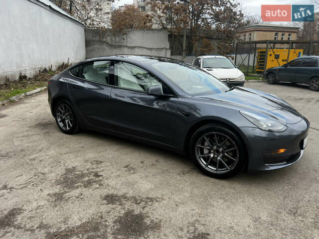 Серый Тесла Модель 3, объемом двигателя 0 л и пробегом 19 тыс. км за 24500 $, фото 12 на Automoto.ua