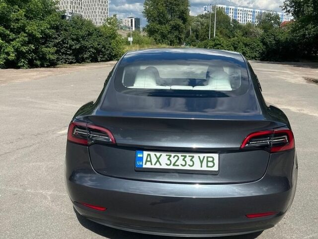 Серый Тесла Модель 3, объемом двигателя 0 л и пробегом 54 тыс. км за 22000 $, фото 3 на Automoto.ua