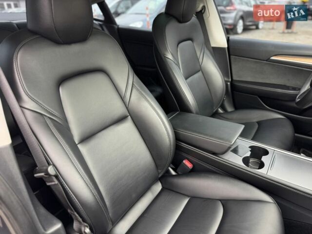 Серый Тесла Модель 3, объемом двигателя 0 л и пробегом 32 тыс. км за 21000 $, фото 16 на Automoto.ua