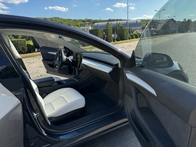 Серый Тесла Модель 3, объемом двигателя 0 л и пробегом 45 тыс. км за 21500 $, фото 6 на Automoto.ua