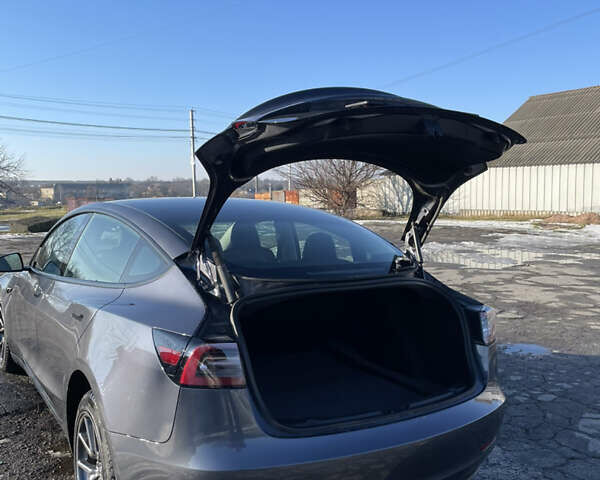 Сірий Тесла Модель 3, об'ємом двигуна 0 л та пробігом 31 тис. км за 24000 $, фото 18 на Automoto.ua