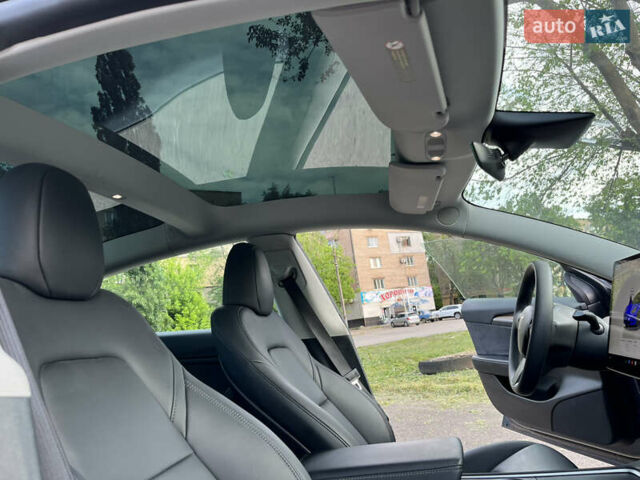 Серый Тесла Модель 3, объемом двигателя 0 л и пробегом 10 тыс. км за 20400 $, фото 13 на Automoto.ua