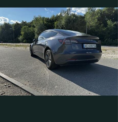 Серый Тесла Модель 3, объемом двигателя 0 л и пробегом 46 тыс. км за 20000 $, фото 5 на Automoto.ua