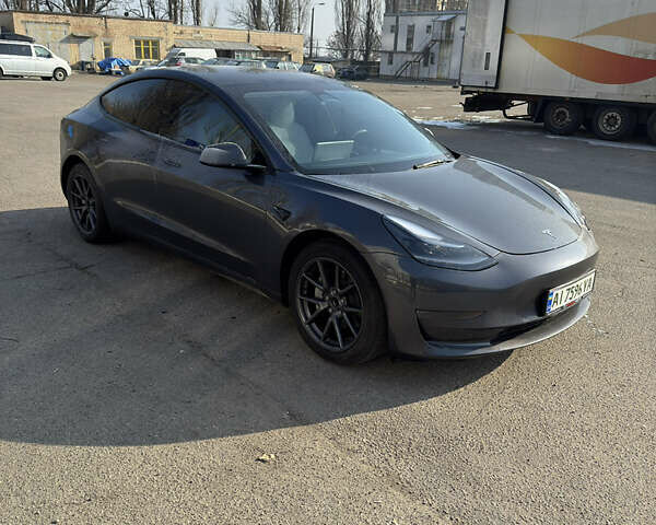 Серый Тесла Модель 3, объемом двигателя 0 л и пробегом 21 тыс. км за 20700 $, фото 2 на Automoto.ua