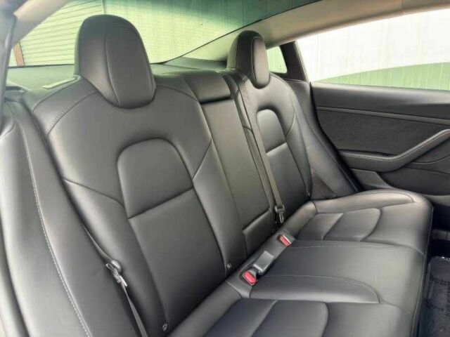 Серый Тесла Модель 3, объемом двигателя 0 л и пробегом 19 тыс. км за 13000 $, фото 16 на Automoto.ua