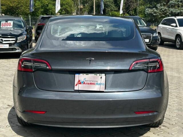 Серый Тесла Модель 3, объемом двигателя 6.3 л и пробегом 11 тыс. км за 20400 $, фото 5 на Automoto.ua