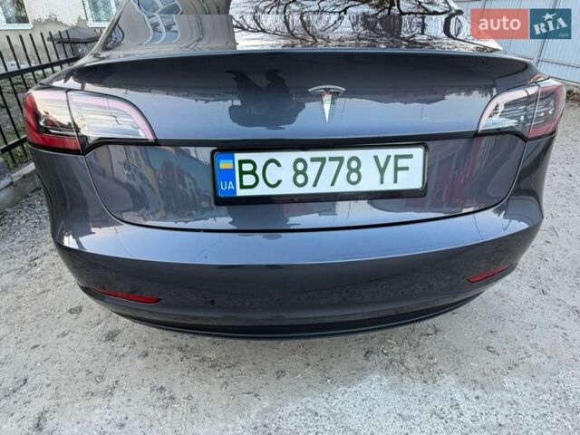 Серый Тесла Модель 3, объемом двигателя 0 л и пробегом 43 тыс. км за 19500 $, фото 2 на Automoto.ua