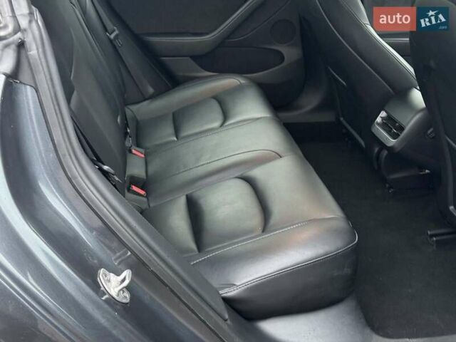 Серый Тесла Модель 3, объемом двигателя 0 л и пробегом 39 тыс. км за 23290 $, фото 22 на Automoto.ua