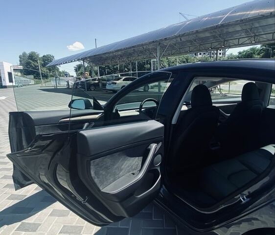 Сірий Тесла Модель 3, об'ємом двигуна 0 л та пробігом 6 тис. км за 21950 $, фото 13 на Automoto.ua