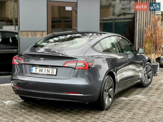 Серый Тесла Модель 3, объемом двигателя 0 л и пробегом 22 тыс. км за 24900 $, фото 3 на Automoto.ua