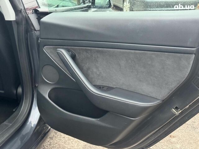 Серый Тесла Модель 3, объемом двигателя 0 л и пробегом 39 тыс. км за 23290 $, фото 20 на Automoto.ua