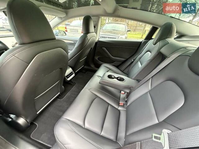 Серый Тесла Модель 3, объемом двигателя 0 л и пробегом 45 тыс. км за 24999 $, фото 10 на Automoto.ua