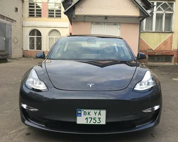 Сірий Тесла Модель 3, об'ємом двигуна 0 л та пробігом 8 тис. км за 20500 $, фото 1 на Automoto.ua