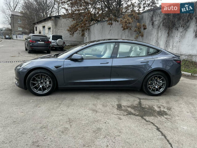 Серый Тесла Модель 3, объемом двигателя 0 л и пробегом 19 тыс. км за 24500 $, фото 2 на Automoto.ua