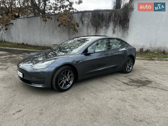 Серый Тесла Модель 3, объемом двигателя 0 л и пробегом 19 тыс. км за 24500 $, фото 1 на Automoto.ua
